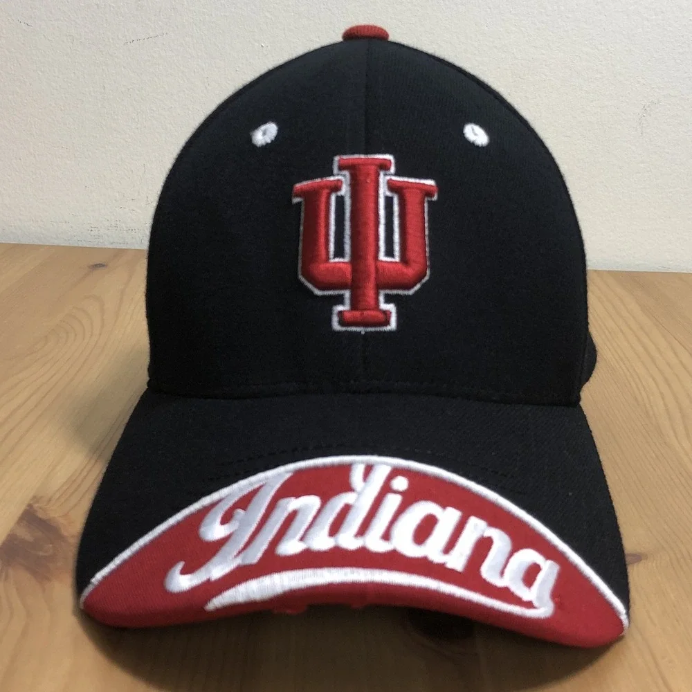 Indiana Hoosiers Zephyr Stretch Fit Hat Size M/L Black Red NCAA